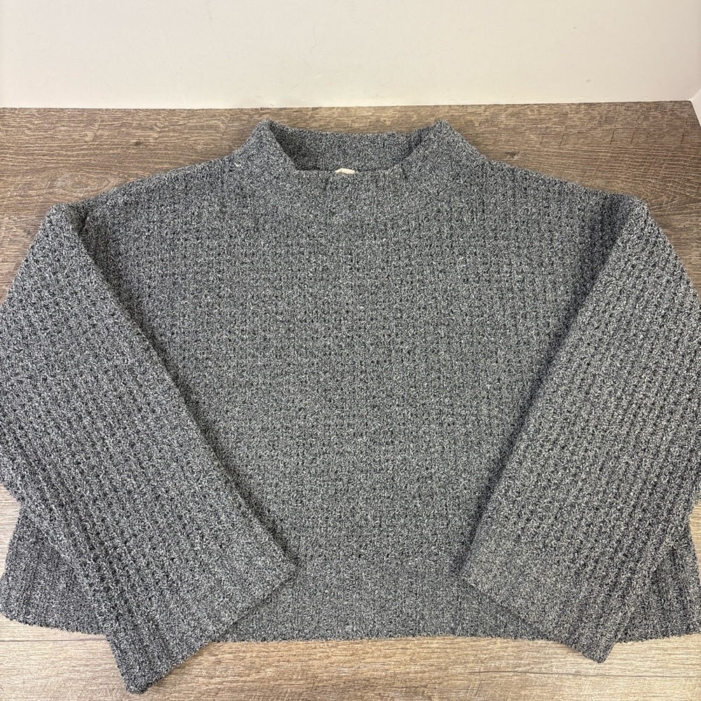 New In Textured Mock Neck Sweater – Gray